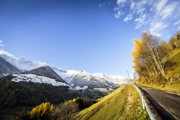 Tramonto colorato nella Valle Aurina — Foto Stock