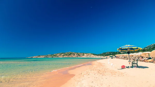 La playa de Chia su Giudeu, Cerdeña —  Fotos de Stock