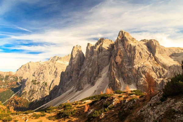 Trekking outono no vale da Pusteria alpina — Fotografia de Stock