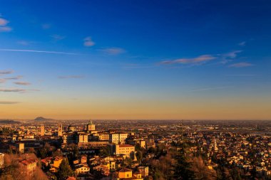 Bergamo renkli günbatımı
