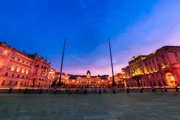 La piazza di Trieste nel periodo natalizio — Foto Stock