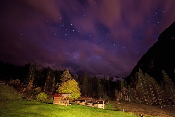 Autumn night in the alpine valley — Stock Photo, Image