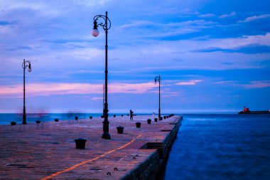 Trieste şehir rüzgarlı gün