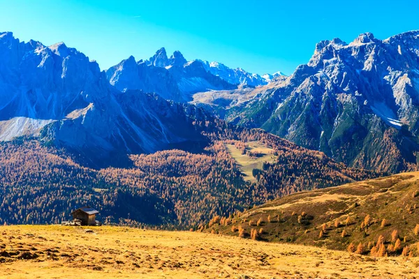 Alp Pusteria vadide trekking sonbahar