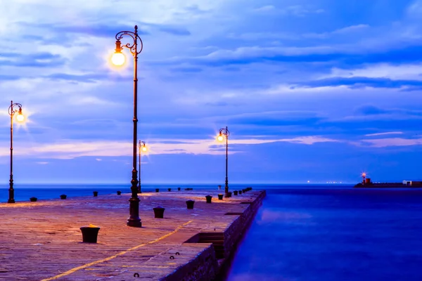 Trieste şehir rüzgarlı gün — Stok fotoğraf