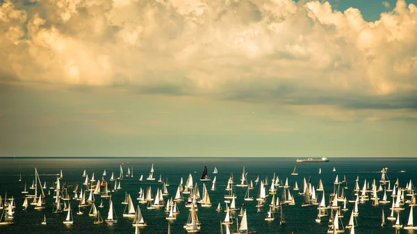 在的里雅斯特海湾 Barcolana 帆船赛 — 图库照片