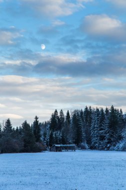 ilk kar yağışı gün batarken