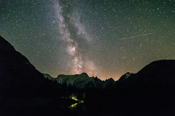 Milky way at the lake of Fusine, Italy — Stock Photo, Image