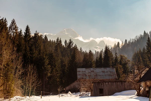 O sol põe-se em Mangart, alpes italianos — Fotografia de Stock