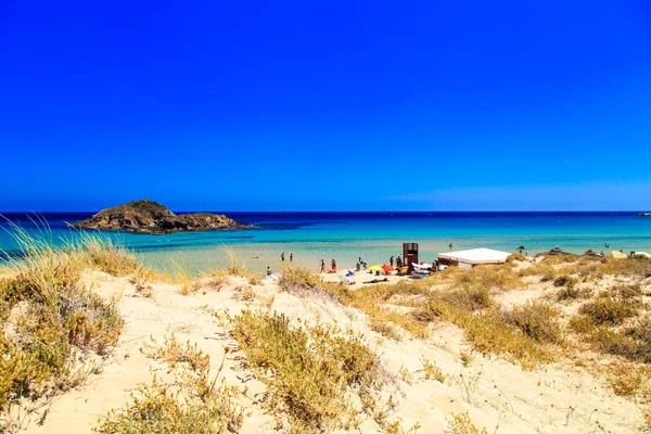 Пляж Chia su Giudeu, Сардиния — стоковое фото