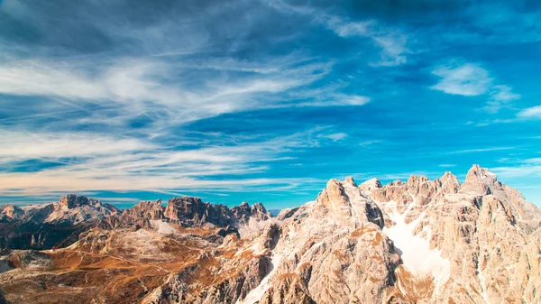 Trekking outono no vale da Pusteria alpina — Fotografia de Stock