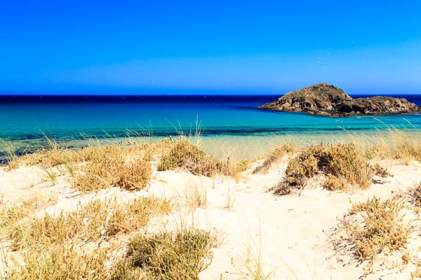 Пляж Chia su Giudeu, Сардиния — стоковое фото