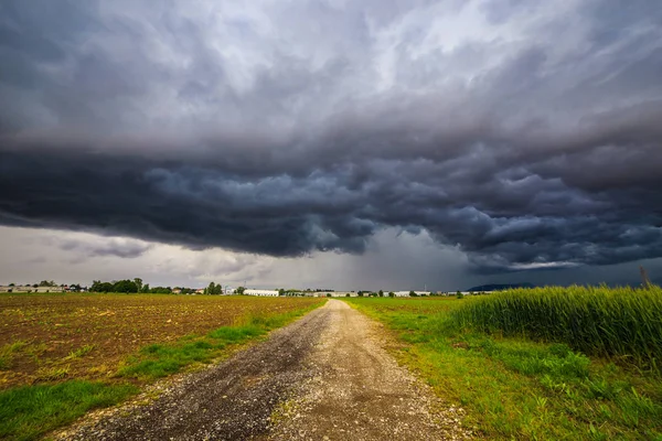 Sturm über den Feldern — Stockfoto