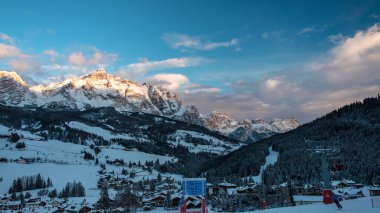 İtalyan Alpleri'nde kış günbatımı