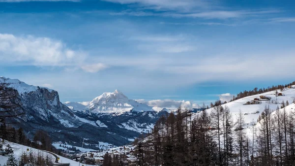 Západ slunce v zimě v italských Alpách — Stock fotografie