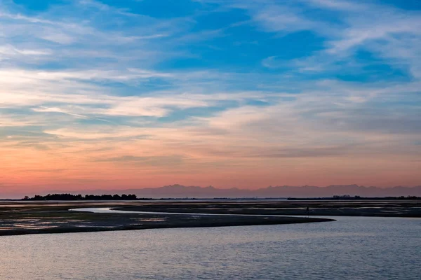 Pôr do sol de primavera na lagoa de Grado — Fotografia de Stock