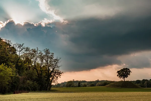 Καταιγίδα στα χωράφια Φριούλι Βενέτσια-Τζιούλια — Φωτογραφία Αρχείου