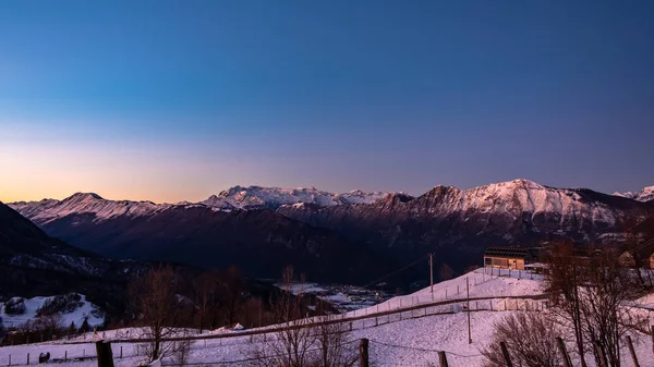 Wintersonnenuntergang in den Julischen Alpen — Stockfoto