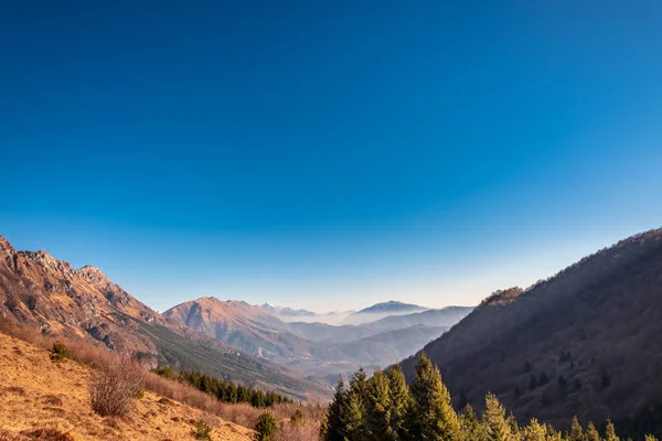 Panorama ze szczytu alpejskiego — Zdjęcie stockowe