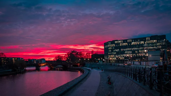 Ciel Est Coloré Dessus Berlin Dans Une Soirée Hiver — Photo