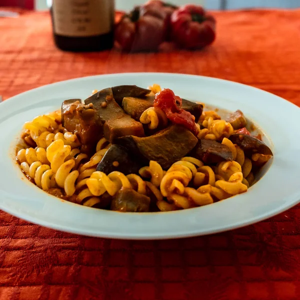 Pasta Alla Norma Med Tomater Och Äggplantor Från Sicilien — Stockfoto