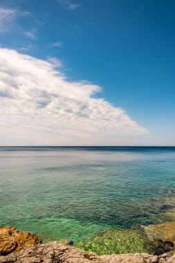 Hırvatistan 'ın güzel Premantura denizi