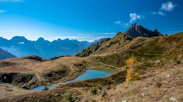 Dia Ensolarado Outono Nos Alpes Cárnicos Friuli Venezia Giulia Itália — Fotografia de Stock