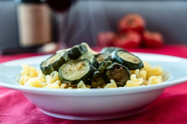 Pasta Med Zucchini Italienskt Bord — Stockfoto