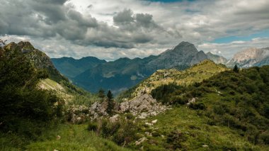 İtalya 'nın Friuli Venezia-Giulia Alplerinde yaz günü