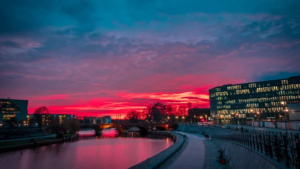 Cielo Colorato Sopra Berlino Una Sera Inverno — Foto Stock