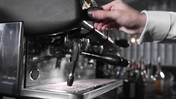Steaming coffee machine making of capuccino and latte — Stock Video