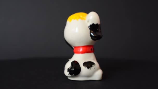 Keramiska hund statyett — Stockvideo