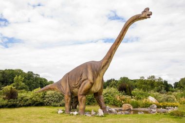 Dinozor gerçek boyutu heykel