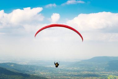 Paraglide bitti dağlar