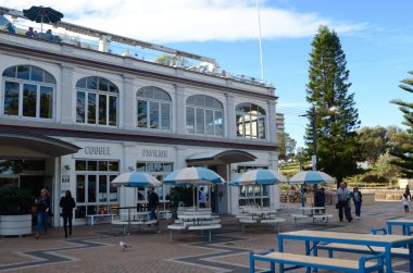 Sydney 'deki Coogee Sahili' nin manzarası. Burası Sydney 'nin ünlü Bondi' sinin Coogee Beach Walk 'taki son noktası..