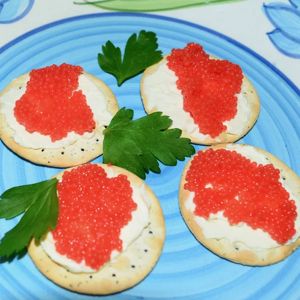 Caviar Rojo Una Galleta Pirata —  Fotos de Stock