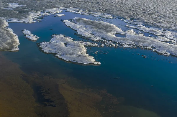 Región Baikal Primavera Borde Del Hielo Gris Desmenuzado Largo Orilla —  Fotos de Stock