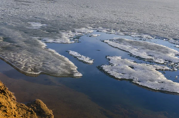 Región Baikal Primavera Borde Del Hielo Gris Desmenuzado Largo Orilla —  Fotos de Stock