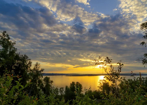 Wschodnia Syberia Wczesne Lato Wcześnie Rano Wschód Słońca Niebo Pokryte — Zdjęcie stockowe