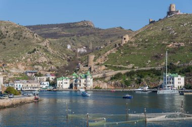 Balaklava, Kırım - Nisan 06: Kırım 'ın güneybatı kıyısındaki yerleşim yeri 6 Nisan 2019, Balaklava, Kırım.