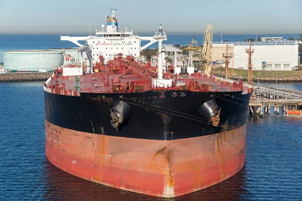 Yükleme ranzasına yakın büyük bir tanker