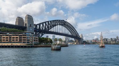 Sydney, Avustralya - 9 Ocak: Harbour Köprüsü 9 Ocak 2019 'da Sidney, Avustralya' daki en büyük kemerli köprü..