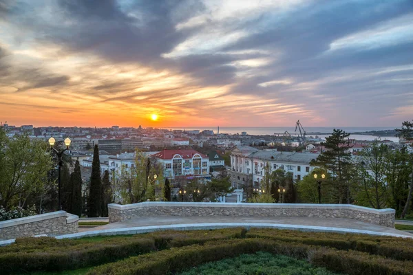 Sevastopol Krim April Avond Uitzicht Van Sevastopol Van Malakhov Kurgan — Stockfoto