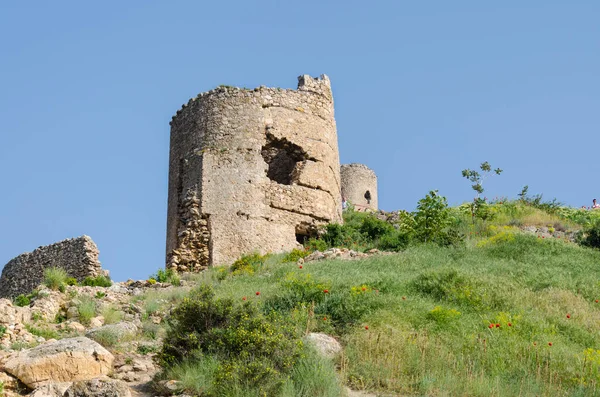 Chembalo 'nun kalıntıları - Balaklava bölgesindeki kale