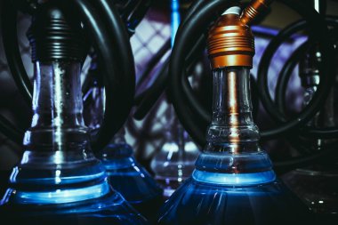 mavi sisha yakın çekim, sigara içme konsepti