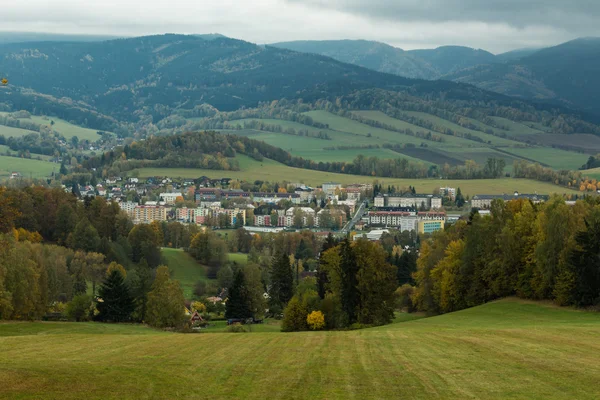 Horská krajina na začátku podzimu — Stock fotografie