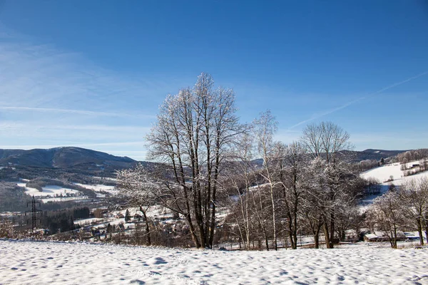 Vintern berg på en solig dag — Stockfoto