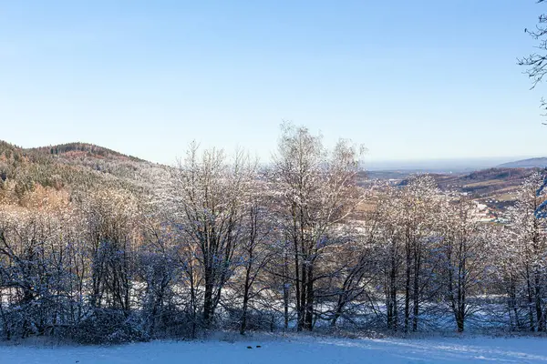 Winter bergen op een zonnige dag — Stockfoto