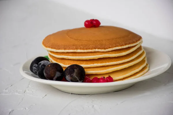 Stapel Pfannkuchen Auf Dem Teller — Stockfoto