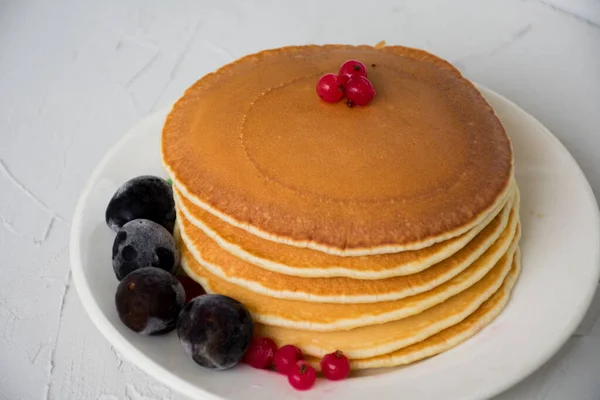 Stapel Pfannkuchen Auf Dem Teller — Stockfoto